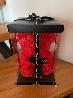 Predám medvedíka z penových ruží