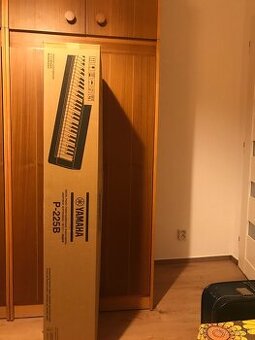 Piano YAMAHA P-225