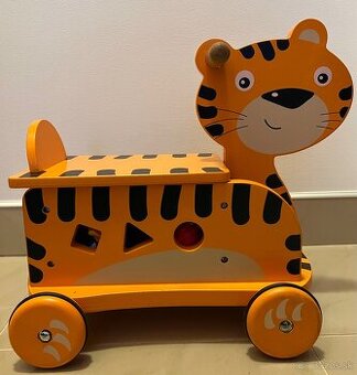 Drevené odrážadlo tiger s úložným priestorom