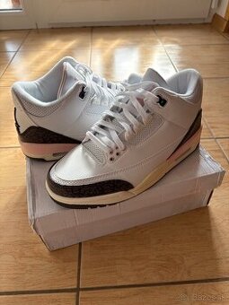 Air Jordan 3 Retro Neapolitan Dark Mocha
