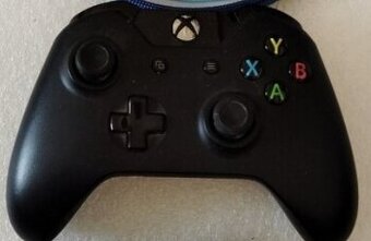 Xbox one gamepad + hry