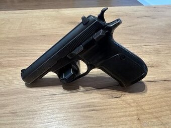 Predám pištoľ ČZ 83, cal.: 7.65