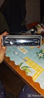 Ako nove komplet SONY Predam pekne akCDX-GT434U 4X52W Xpolad