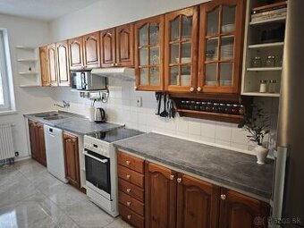 Kuchynská linka so spotrebičmi