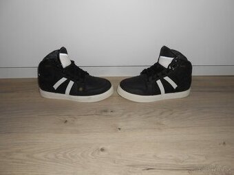 Predam len vyskusane GORE-TEX moto topanky HELD