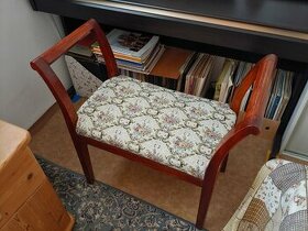 Starožitná stolička / kreslo - tzv. markýza - 1