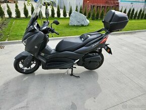 Yamaha X-MAX 125