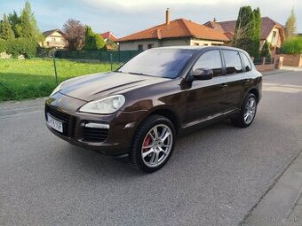 Porsche Cayenne 4.8i v8 biturbo
