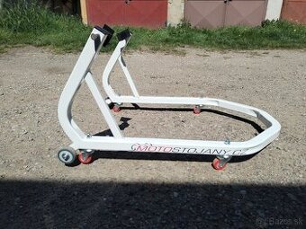 Predám zadný stojan na motorku - pod kyvnú vidlicu