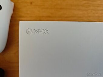 Xbox Series S + 3 ovladace