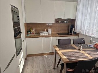 Trnava- Modranka predaj 3 iz.bytu s garážou a záhradkou.