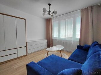 Prenájom GARSÓNKA , nová rekonštrukcia, Prievidza, Žabník