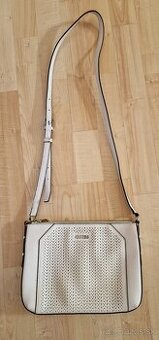 Crossbody kabelka GUESS biela