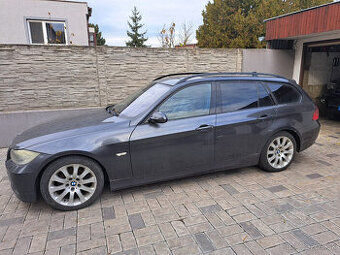 Rozpredam BMW E91 330D xDrive na nahradne diely