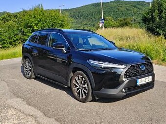 Toyota Corolla Cross 2.0 Hybrid Executive 4x4 • Záruka •