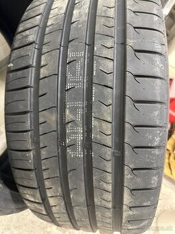 235/35R19 Tomket Šport Y