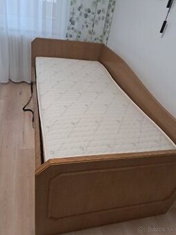 Elektrická polohovacia zdravotná posteľ
