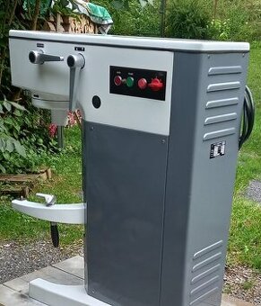 Kuchynský robot Alba RE22