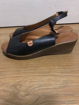 Dámske sandále - veľkosť 40