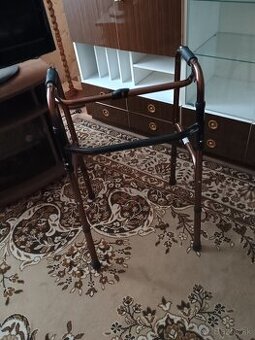 Chodítko pre seniorov