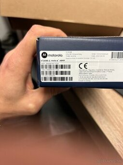 Motorola E7 - používaný