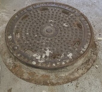 Liatinovy poklop d 70cm