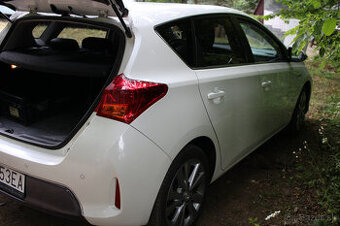 Toyota auris hybrid 1,8