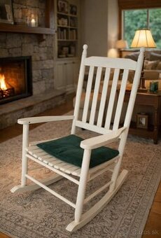 Hojdacie drevené kreslo biele