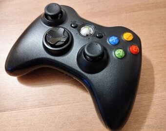 Gamepad herný ovládač na XBox 360