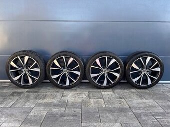 VW Leeds - Golf GTi, R-line 18”