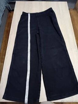 Dievčenské široké rifle