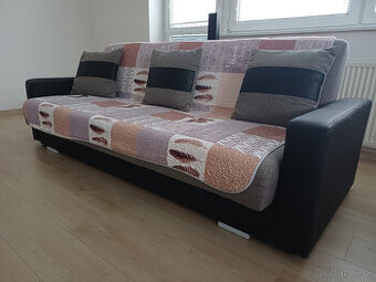 Pohodlná sedačka rozkladacia s úložným priestorom