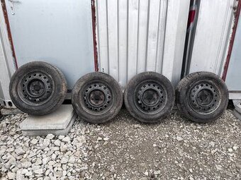 Sada plech disky KIA zimné pneu 195/65 R15 TRIANGLE DOT1521