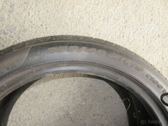 255/40ZR19 Pirelli