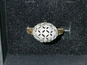 Zlatý damsky prsten Diamanty Vaha 3,2g Rozmer 55