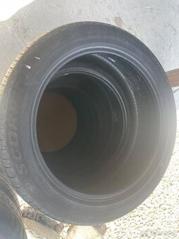 255/45 R19