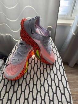 bežecké tenisky alphafly 3 a Adidas adizero Prime X 2 Strung