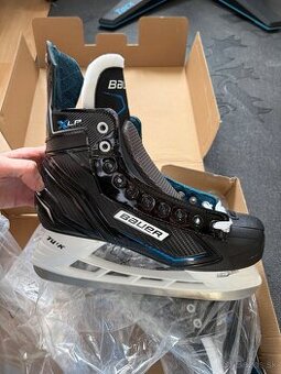 Predám BAUER XLP korčule veľ 10 (44)