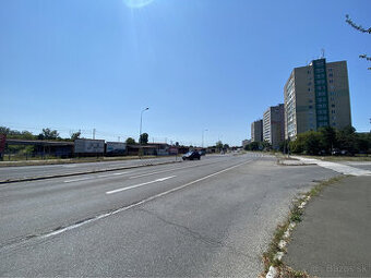 Priestranná garáž - 23 m2, v centre mesta - na Jantárovej