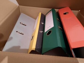 šanón a kancelárske papiere