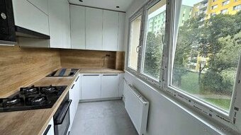 NOVINKA 3 izb. byt RUŽÍNSKA ul., Terasa, NOVÁ REKONŠTRUKCIA