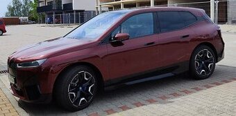 IX xDrive 50, fuul výbava