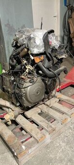 Motor Honda CBR 1100 Blackbird – injektor + rám na buggy