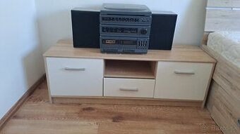 Skrinka pod televízor