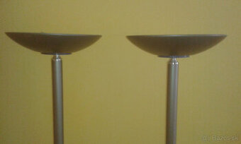 stojaca lampa na nepriame osvetlenie do stropu