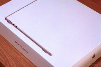NOVY MacBook Air 13.6" M4 24GB/512GB SK Silver, nerozbaleny