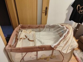 Cestovná postieľka