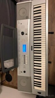 Keyboard / elektrický klavír