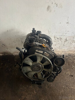 Motor 2,5TDI 100KW VW Crafter 2007 typ BJL prodám