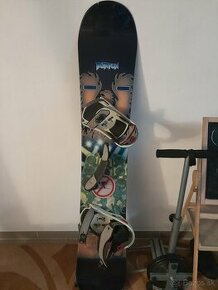 Snowboard a topánky